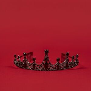 Oh Polly Crystal-Embellished Tiara in Black Size One SizeOne Size